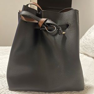 Bucket bag
